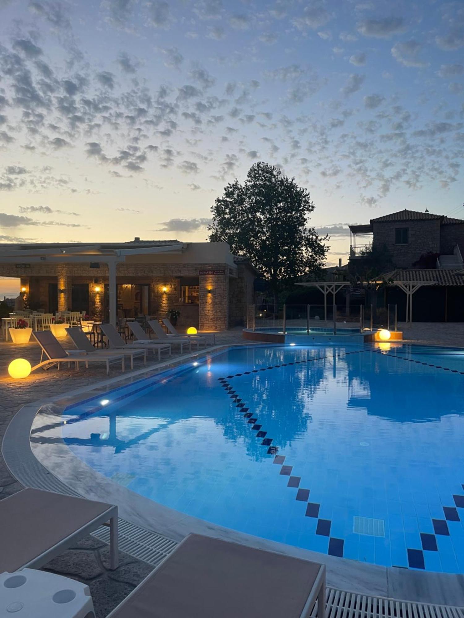 Kolokotronis Hotel & Spa Stoúpa Exteriör bild